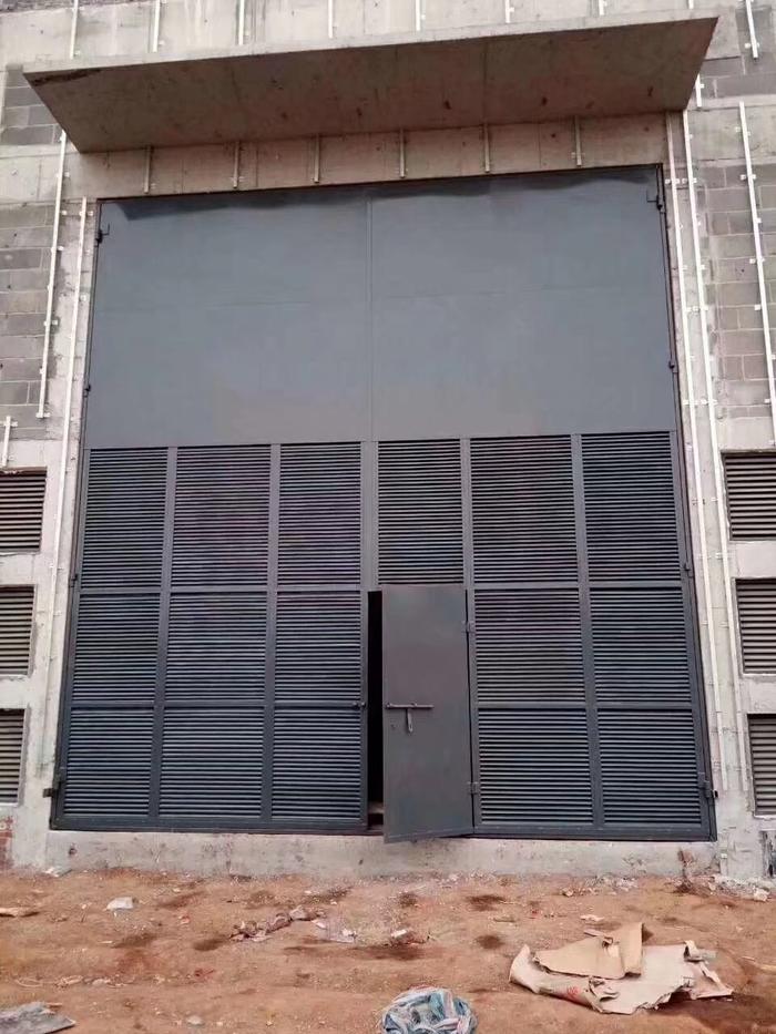 ������~�T